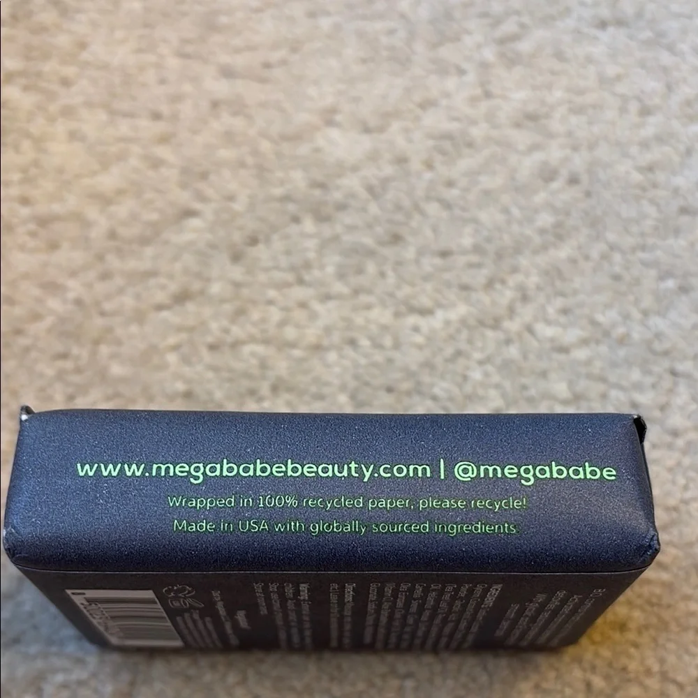 🎪 Megababe Charcoal Detox Bar new in wrap